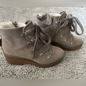 Falls Creek Memory Foam Sherpa Lined Taupe Womens Boots Size 7